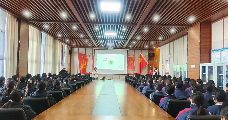 青春自知 花开有时|少林友谊学校举办女生青春期健康教育讲座