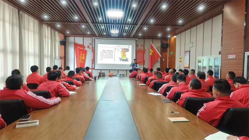 筑牢安全防线 护航校园平安|少林友谊学校开展消防安全知识培训及灭火实操演练