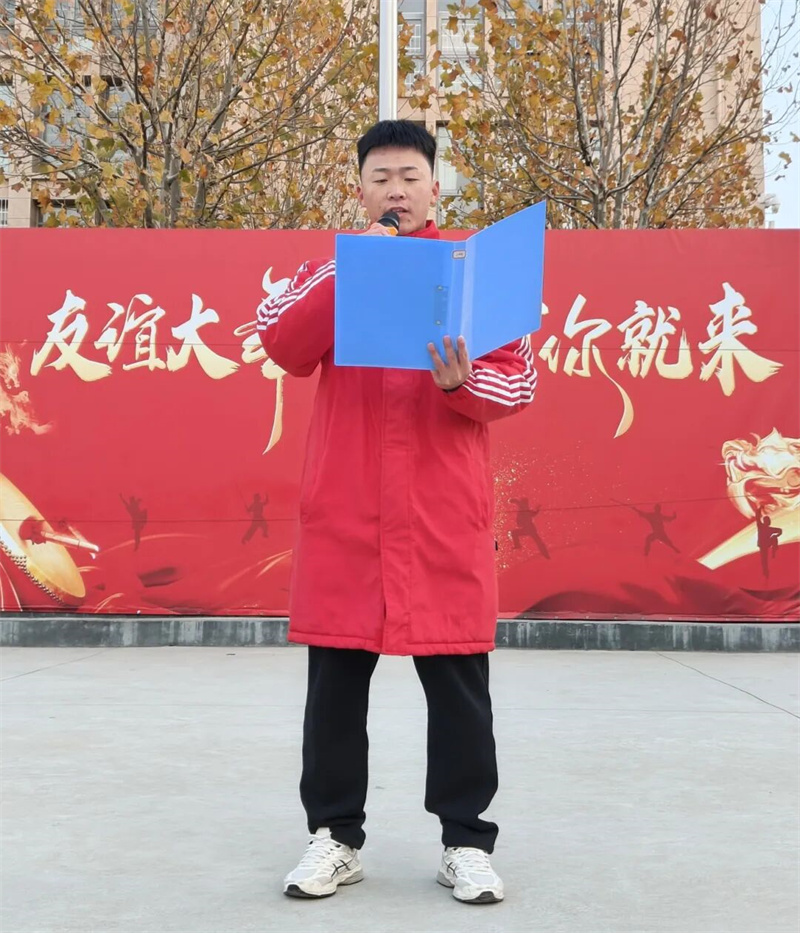 安全守护 向阳成长|少林友谊学校周一升旗仪式暨文明班级表彰(图8) 120108.jpg