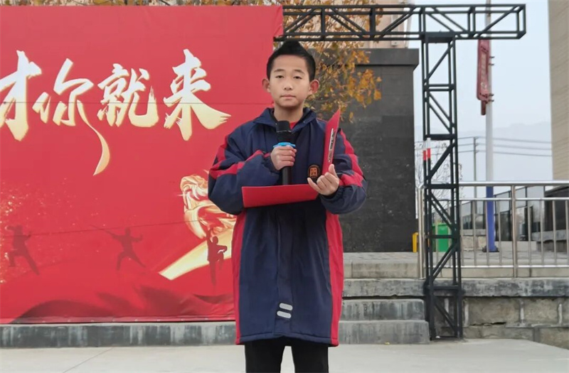 安全守护 向阳成长|少林友谊学校周一升旗仪式暨文明班级表彰(图2) 120102.jpg