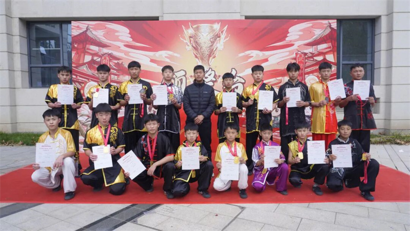 弘扬武术精神 共享荣耀时刻|少林友谊学校隆重举行“中原论剑”武术比赛颁奖典礼(图8) 12098.jpg