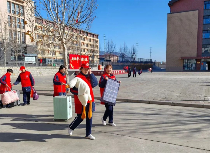 暖心护航,情满校园!少林友谊学校志愿服务彰显人文温度(图10) 122510.jpg