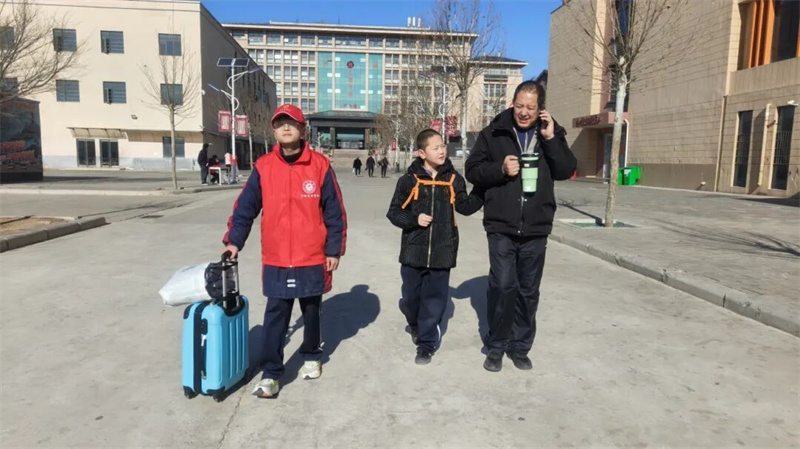 暖心护航,情满校园!少林友谊学校志愿服务彰显人文温度(图8) 122508.jpg