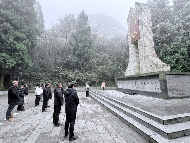 追寻红色足迹 汲取奋进力量|少林友谊学校开展党员干部红色研学活动(图4) 4.jpg