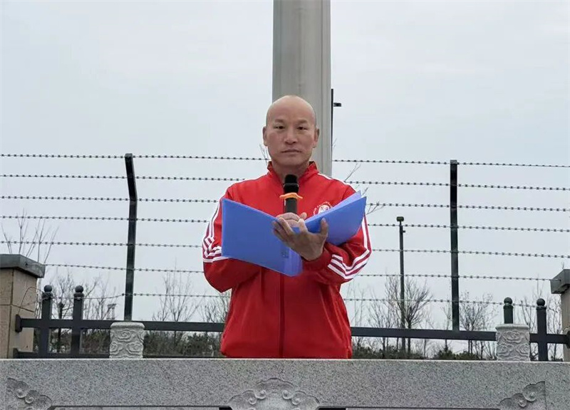 传承雷锋精神 争做时代先锋|少林友谊学校周一升旗仪式暨学雷锋主题活动(图6) 6.jpg