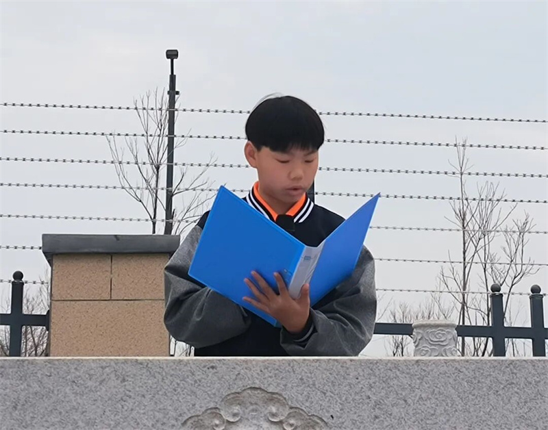 传承雷锋精神 争做时代先锋|少林友谊学校周一升旗仪式暨学雷锋主题活动(图5) 5.jpg