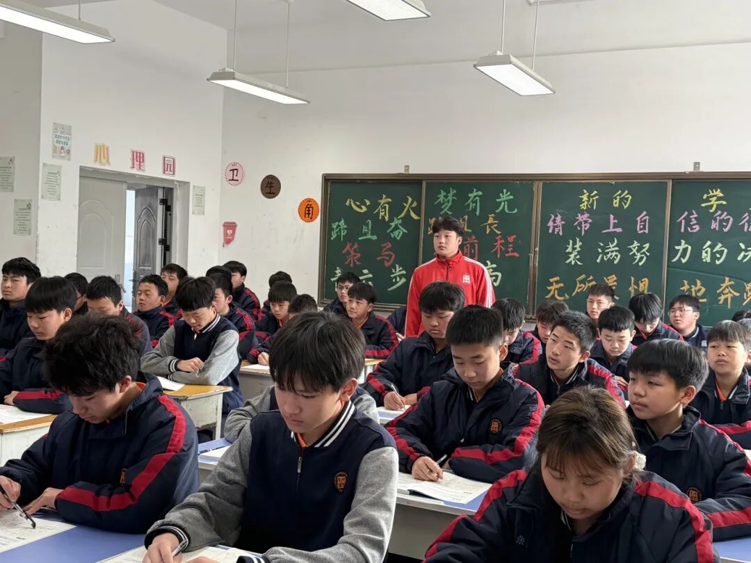 携军旅风骨 温情育少年|记少林友谊学校优秀教育工作者徐海东(图3) 3.jpg