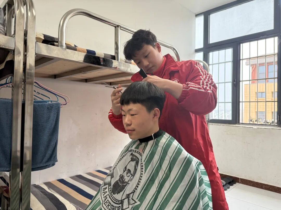 携军旅风骨 温情育少年|记少林友谊学校优秀教育工作者徐海东(图5) 5.jpg