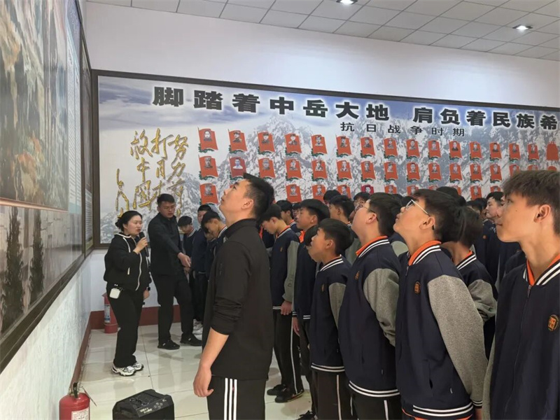 2.jpg