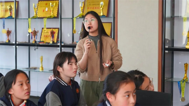 呵护花季成长 绽放最美芳华｜少林友谊学校为女生送上两堂成长必修课