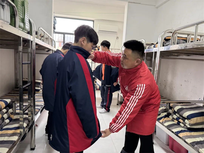 严慈相济 因材施教|少林友谊学校朱虎教练的武术教育路(图2) 2.jpg