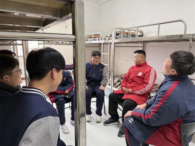 严慈相济 因材施教|少林友谊学校朱虎教练的武术教育路(图3) 3.jpg